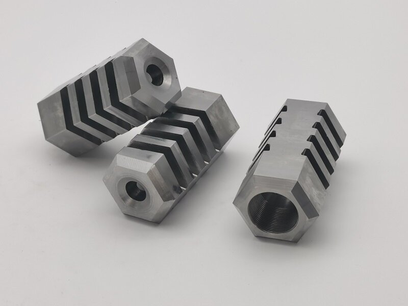 Hvordan forbedrer en sekskantrørforbindelsesdel dine mekaniske samlinger?